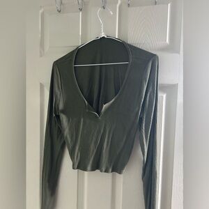 Long sleeve crop top